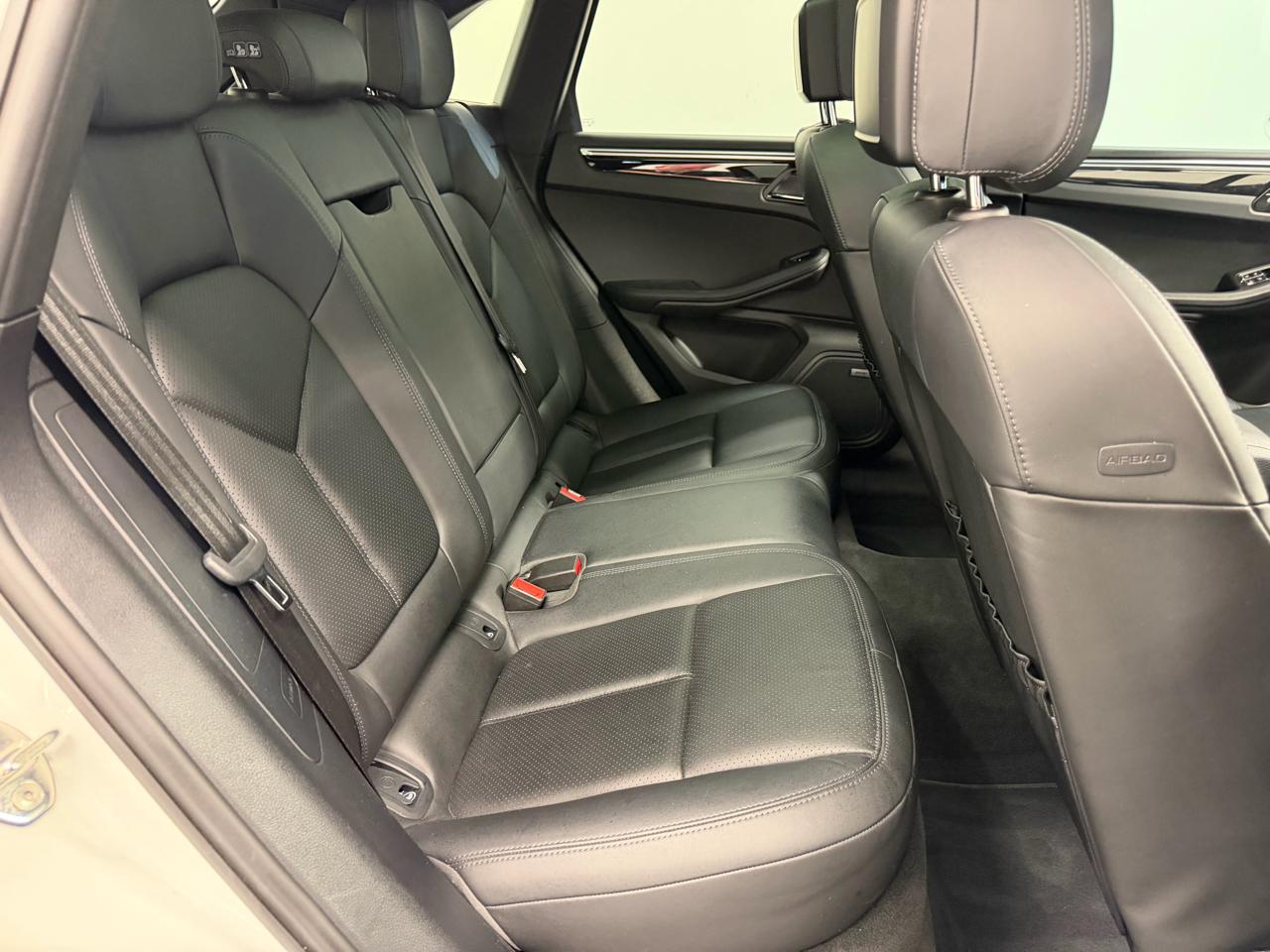 Porsche Macan AWD 2021