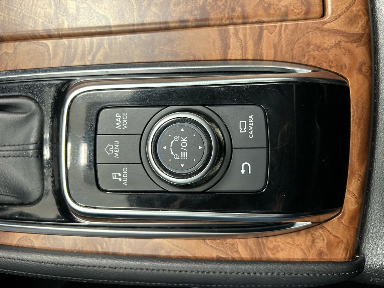 Nissan Armada 4x2 SL 2021