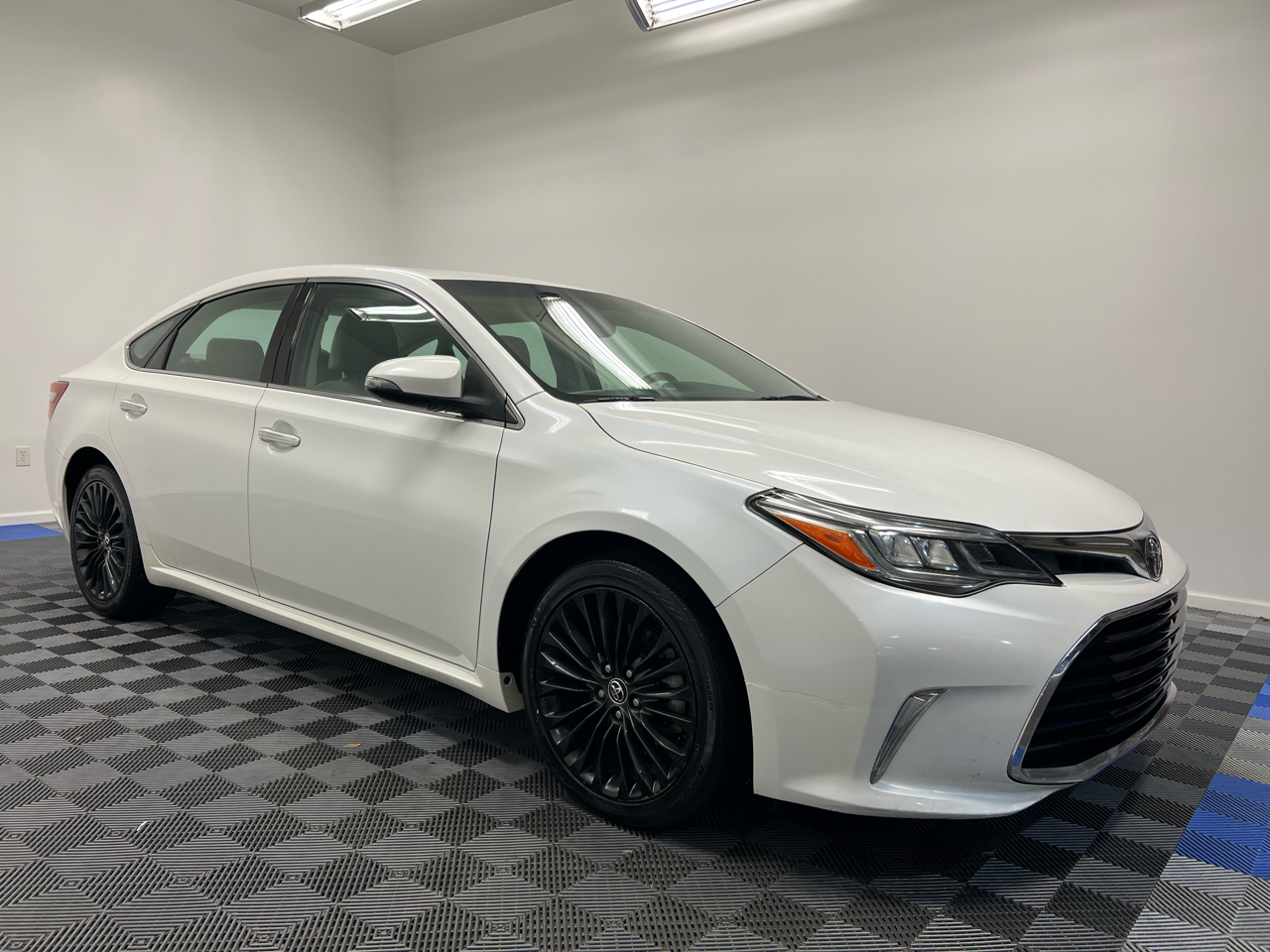 Toyota Avalon Touring 4D Sedan 2016