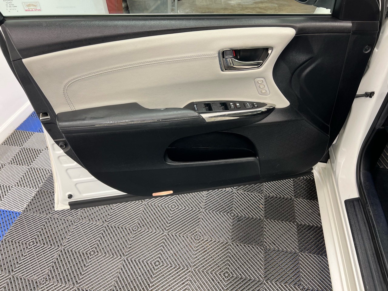 Toyota Avalon Touring 4D Sedan 2016