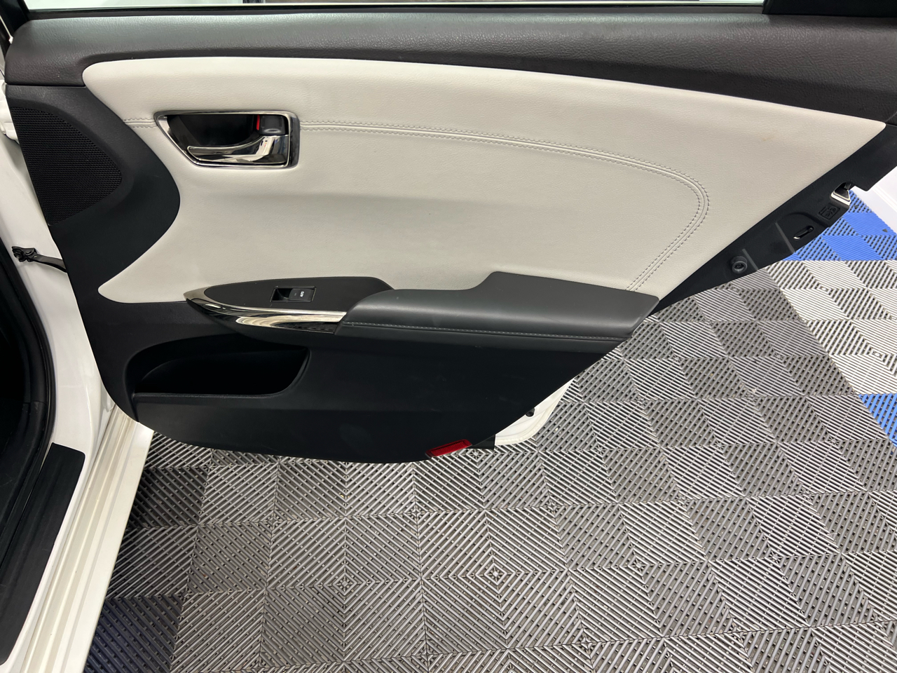 Toyota Avalon Touring 4D Sedan 2016