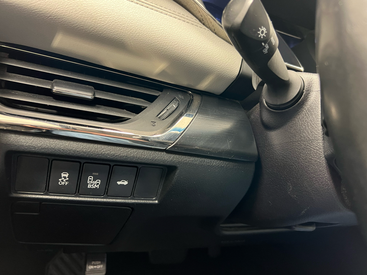 Toyota Avalon Touring 4D Sedan 2016