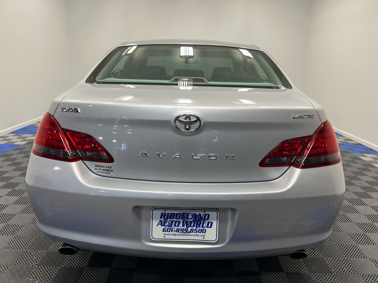 Toyota Avalon 4dr Sdn Limited (Natl) 2008