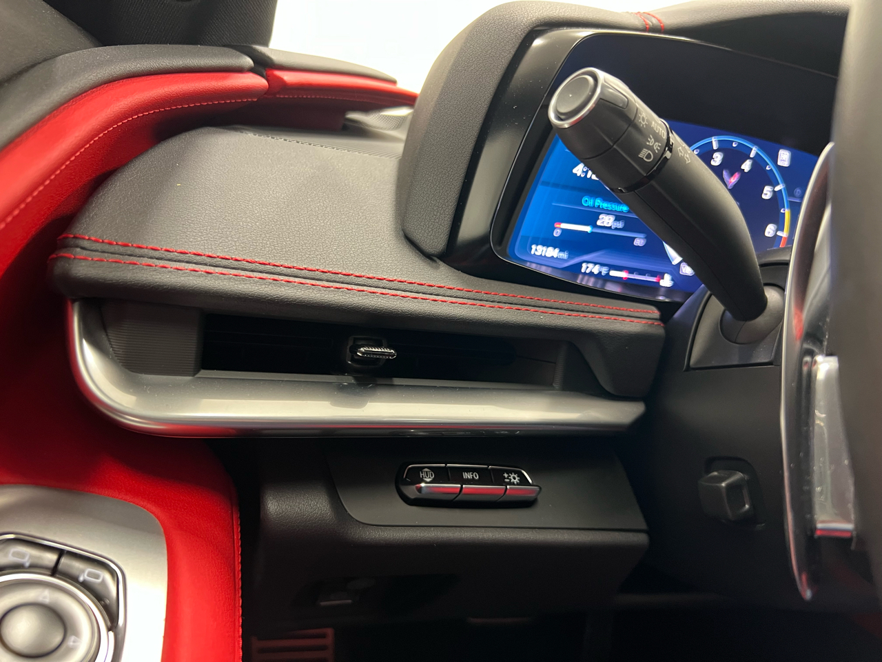 Chevrolet Corvette 2dr Stingray Cpe w/2LT 2021