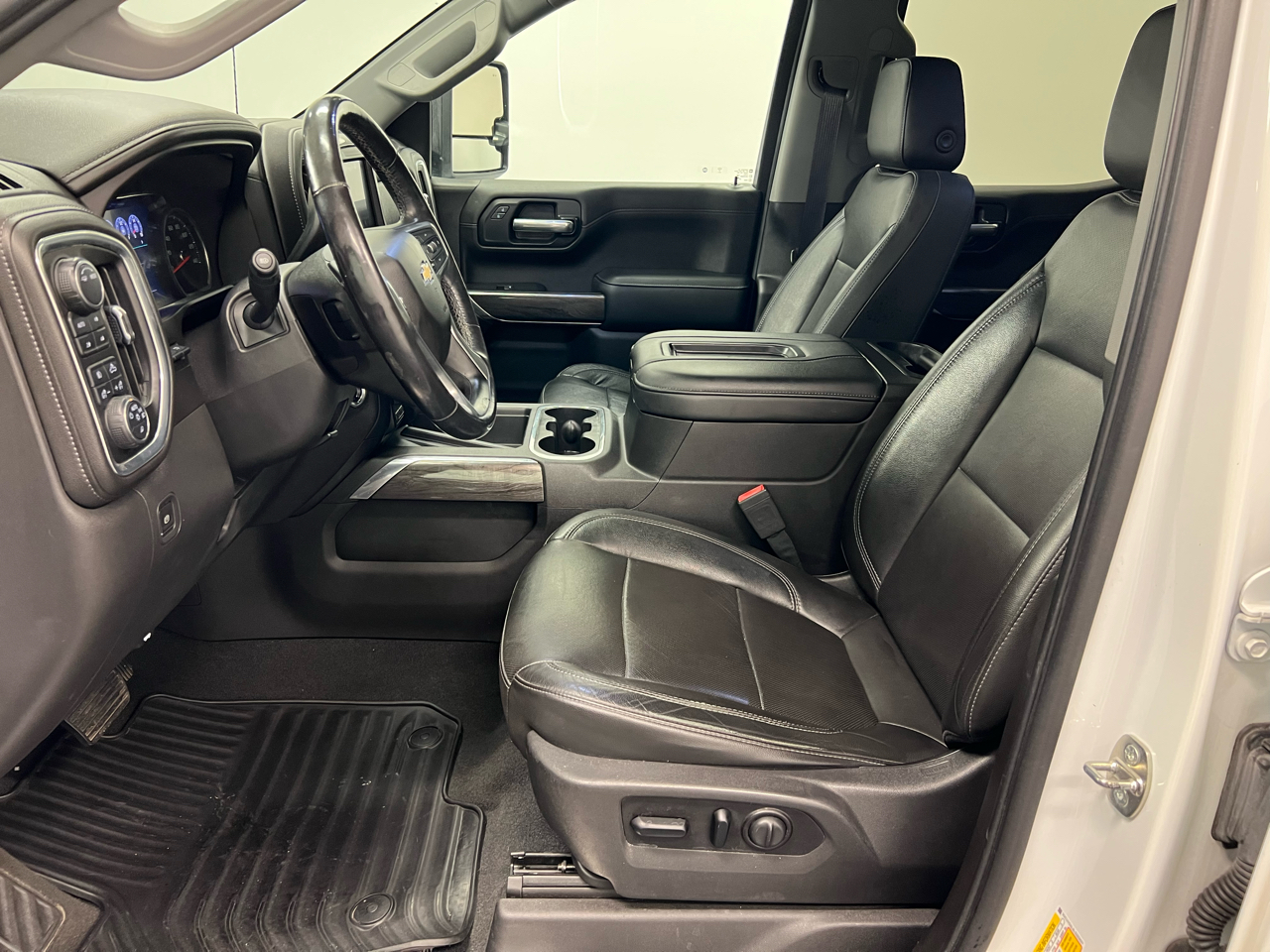 Chevrolet Silverado 1500 4WD Crew Cab 147" LTZ 2020