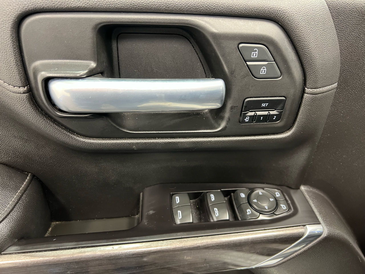 Chevrolet Silverado 1500 4WD Crew Cab 147" LTZ 2020