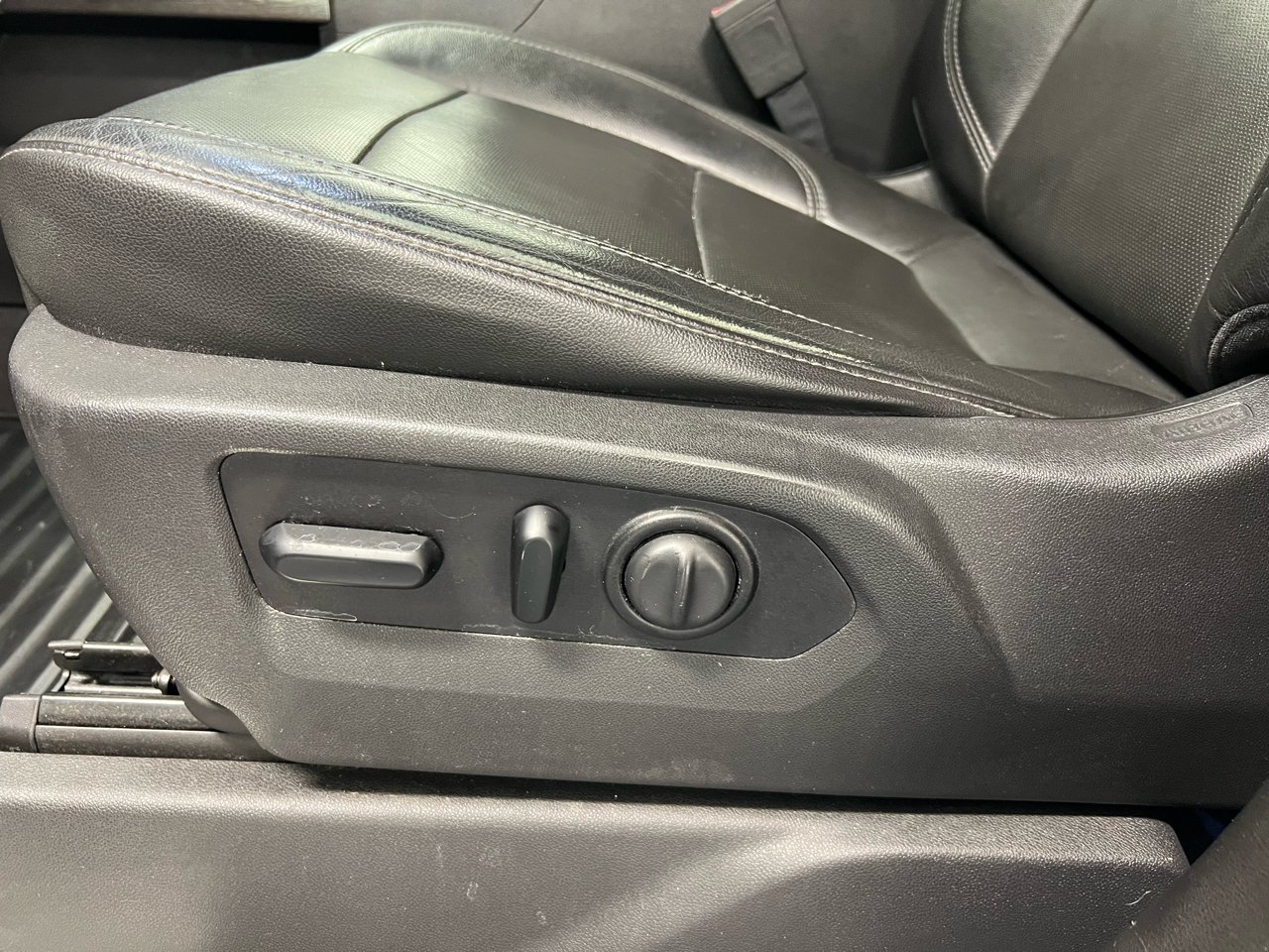 Chevrolet Silverado 1500 4WD Crew Cab 147" LTZ 2020