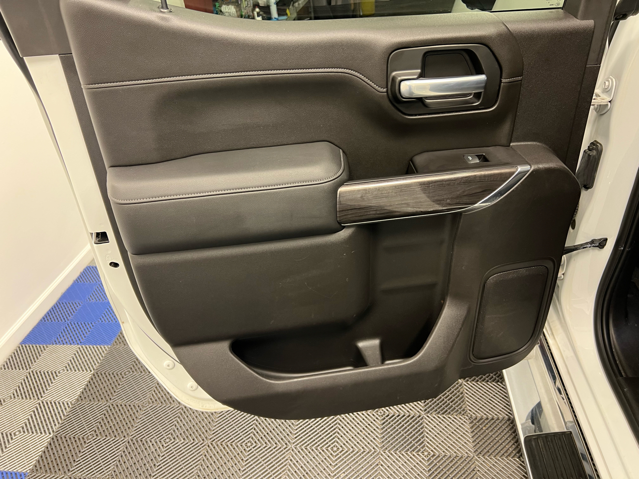 Chevrolet Silverado 1500 4WD Crew Cab 147" LTZ 2020