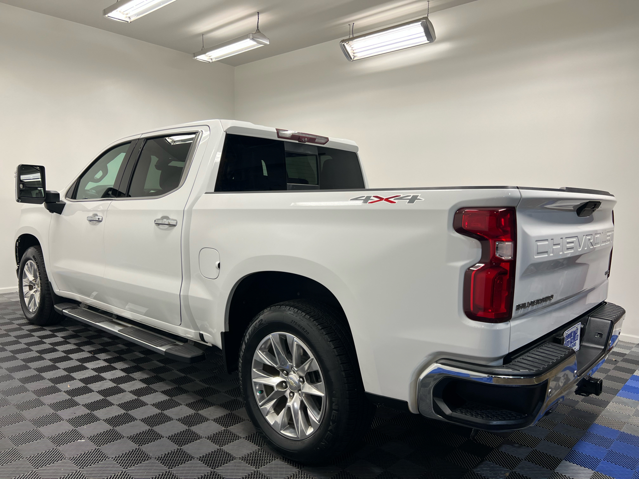 Chevrolet Silverado 1500 4WD Crew Cab 147" LTZ 2020