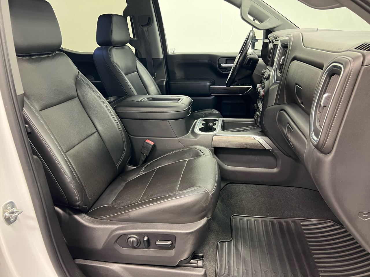 Chevrolet Silverado 1500 4WD Crew Cab 147" LTZ 2020