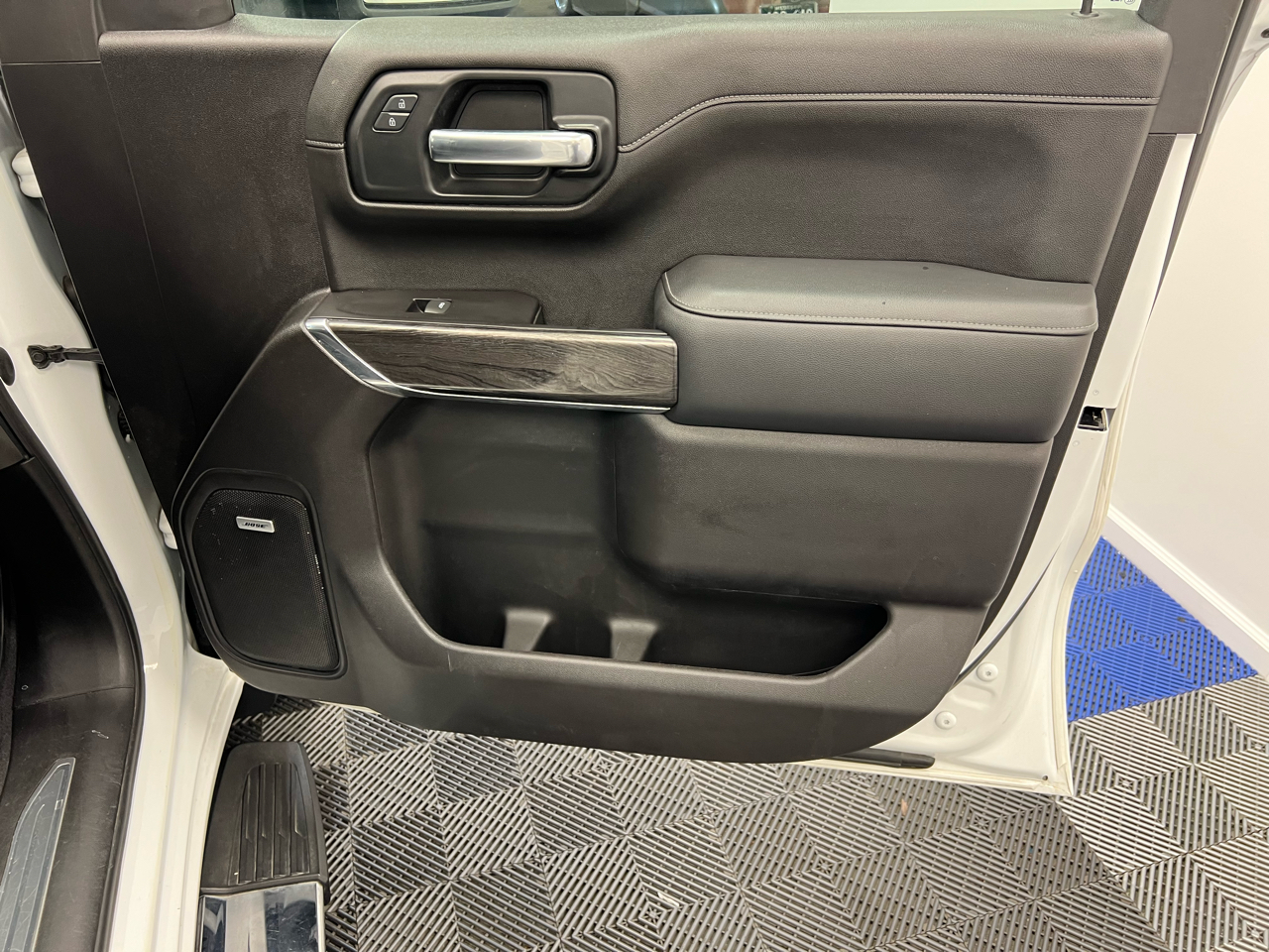 Chevrolet Silverado 1500 4WD Crew Cab 147" LTZ 2020