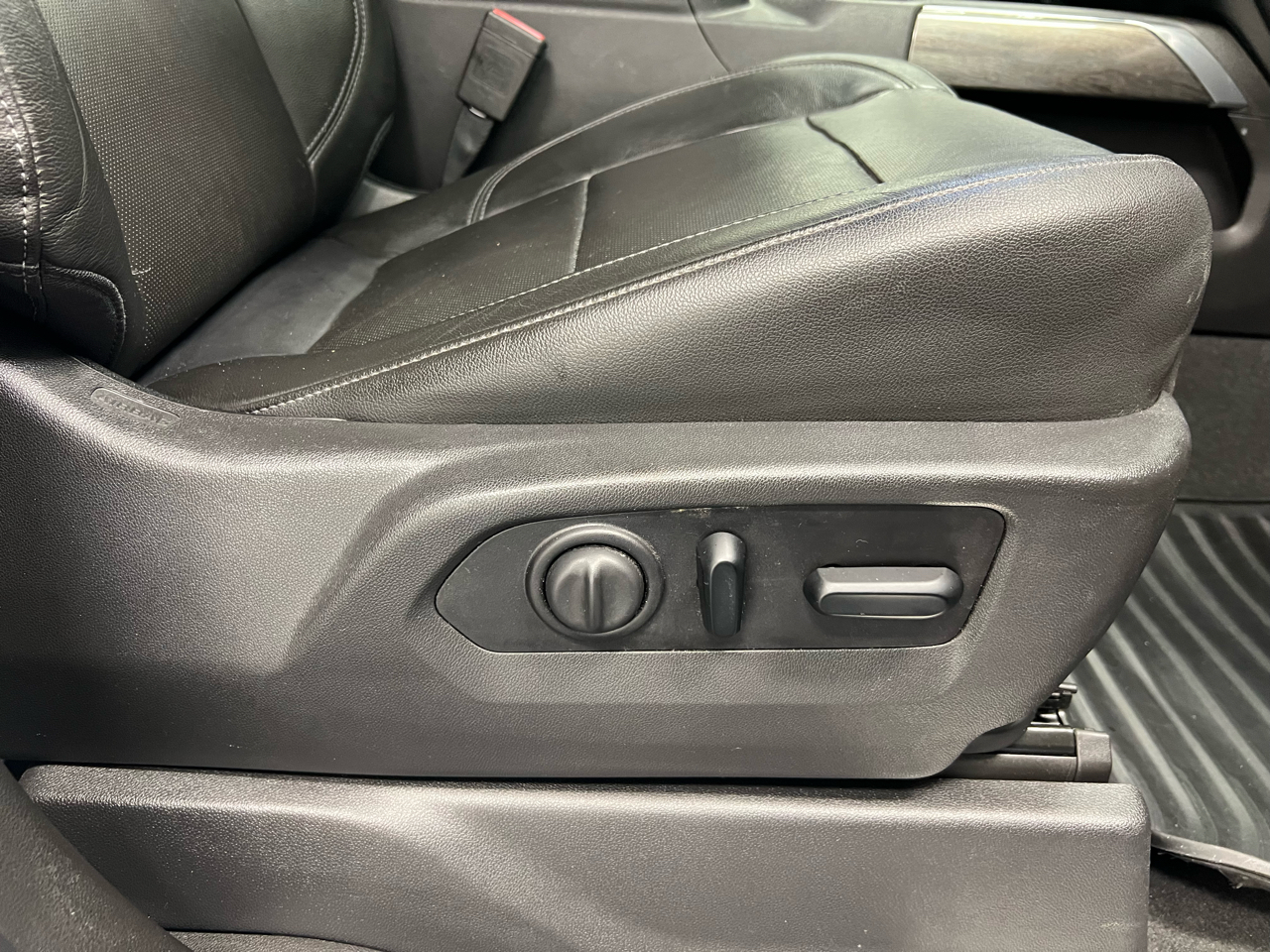 Chevrolet Silverado 1500 4WD Crew Cab 147" LTZ 2020