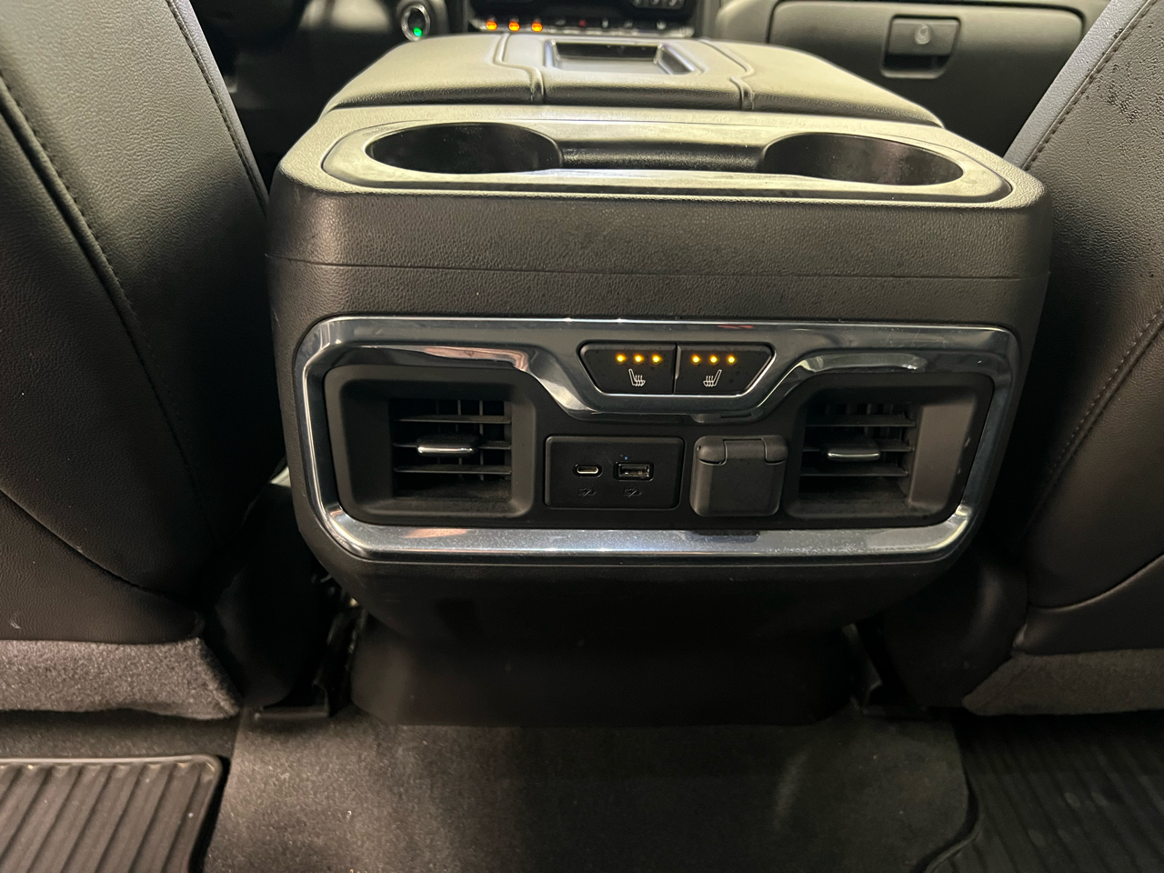 Chevrolet Silverado 1500 4WD Crew Cab 147" LTZ 2020