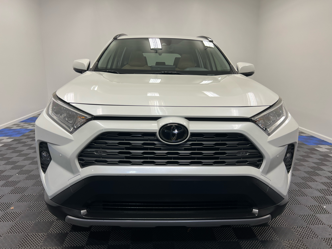 Toyota RAV4 Limited FWD (Natl) 2019