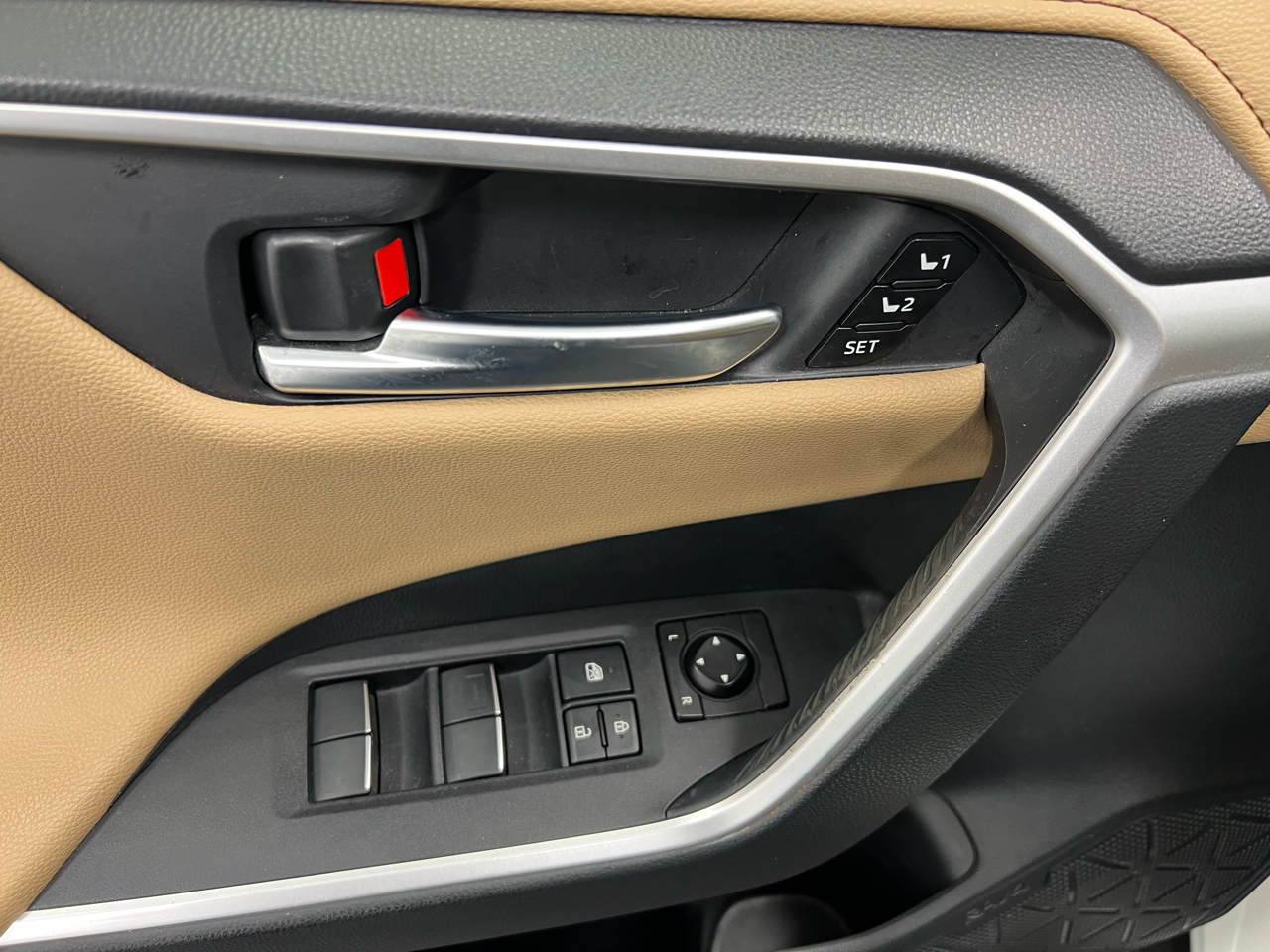 Toyota RAV4 Limited FWD (Natl) 2019