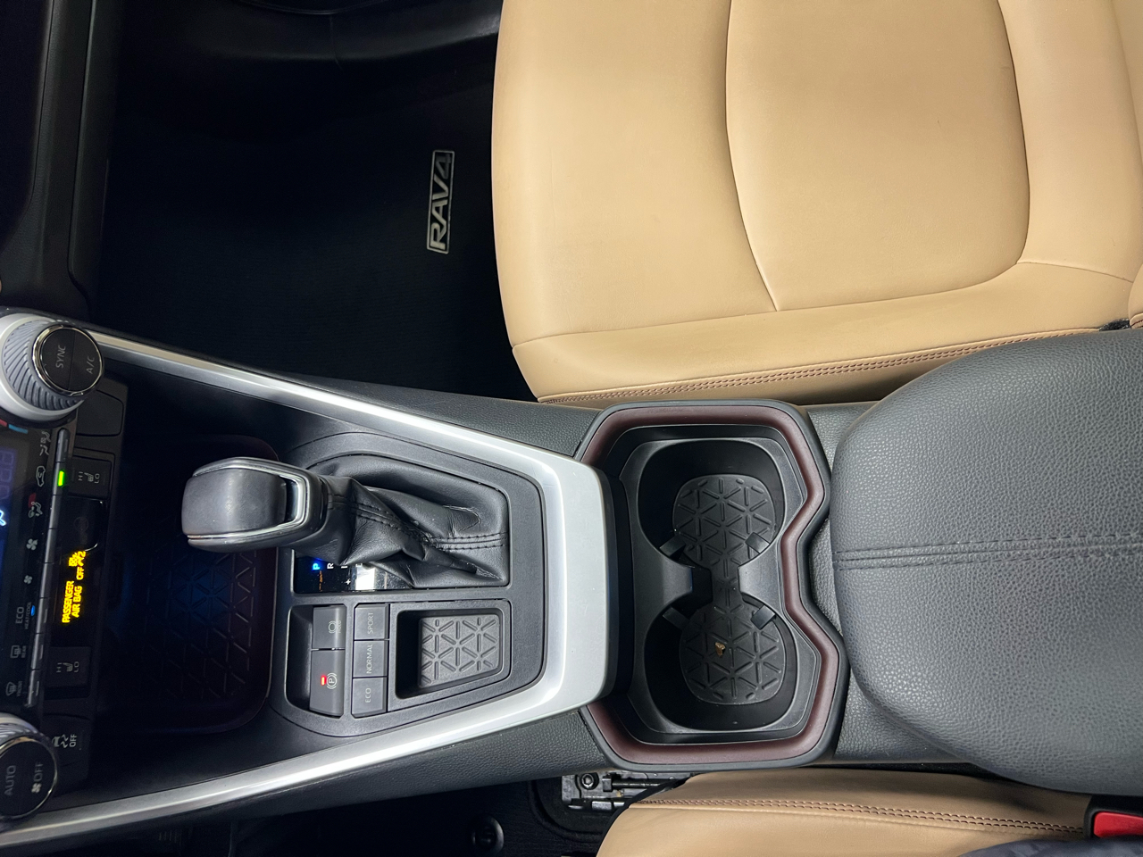 Toyota RAV4 Limited FWD (Natl) 2019