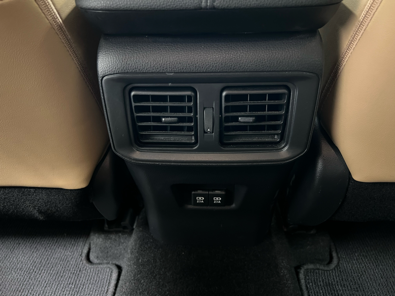 Toyota RAV4 Limited FWD (Natl) 2019