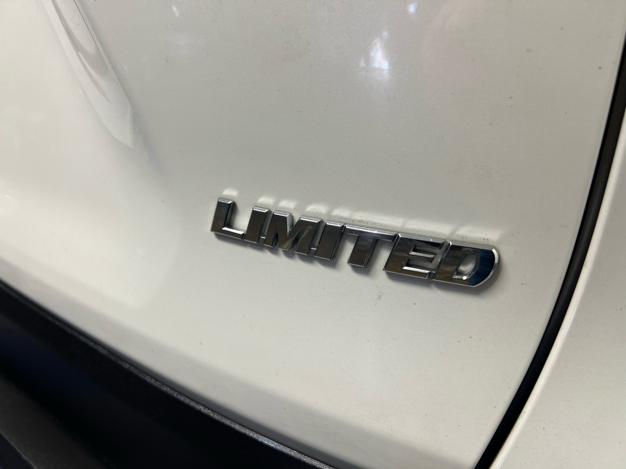 Toyota RAV4 Limited FWD (Natl) 2019