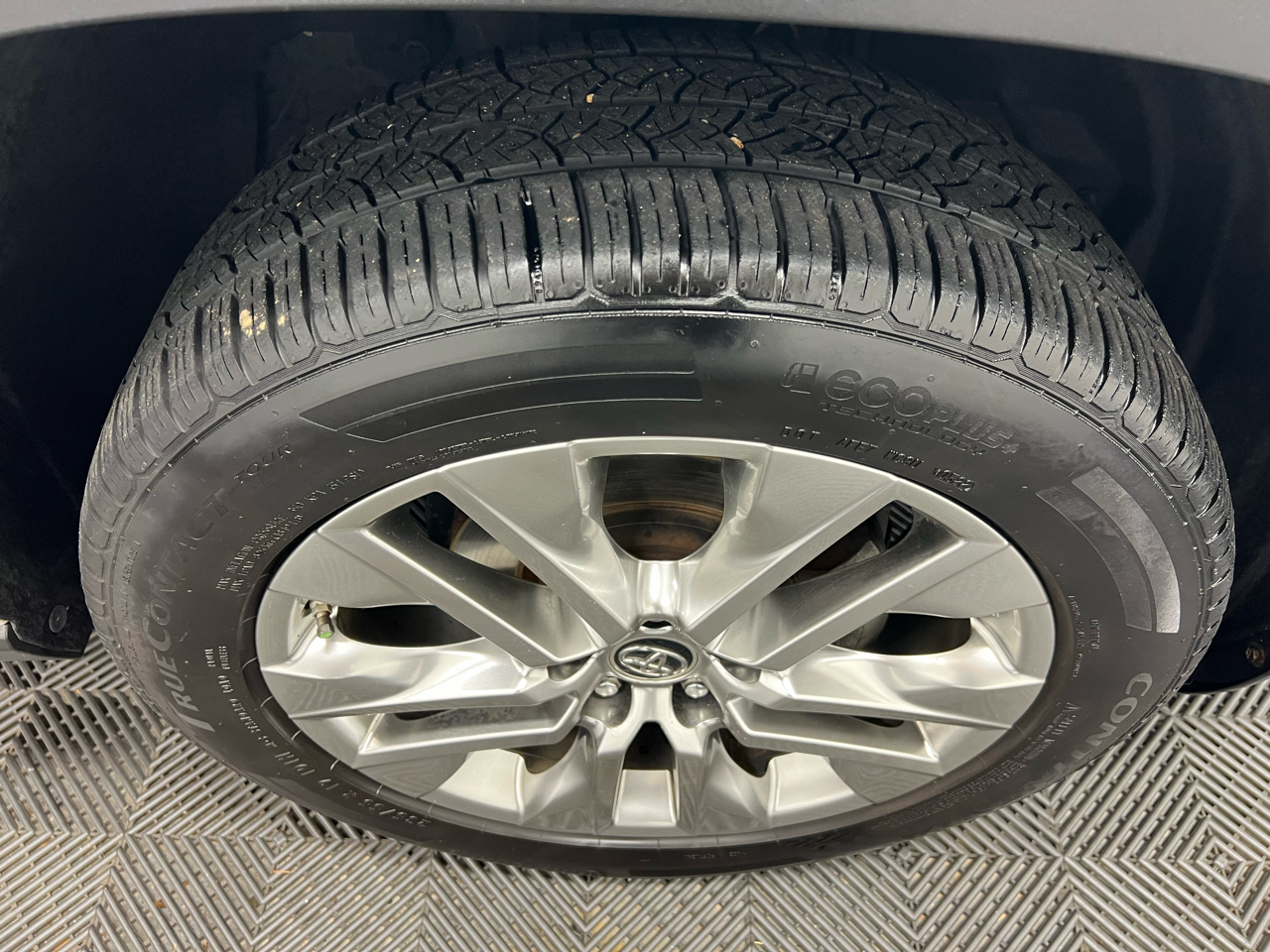 Toyota RAV4 Limited FWD (Natl) 2019