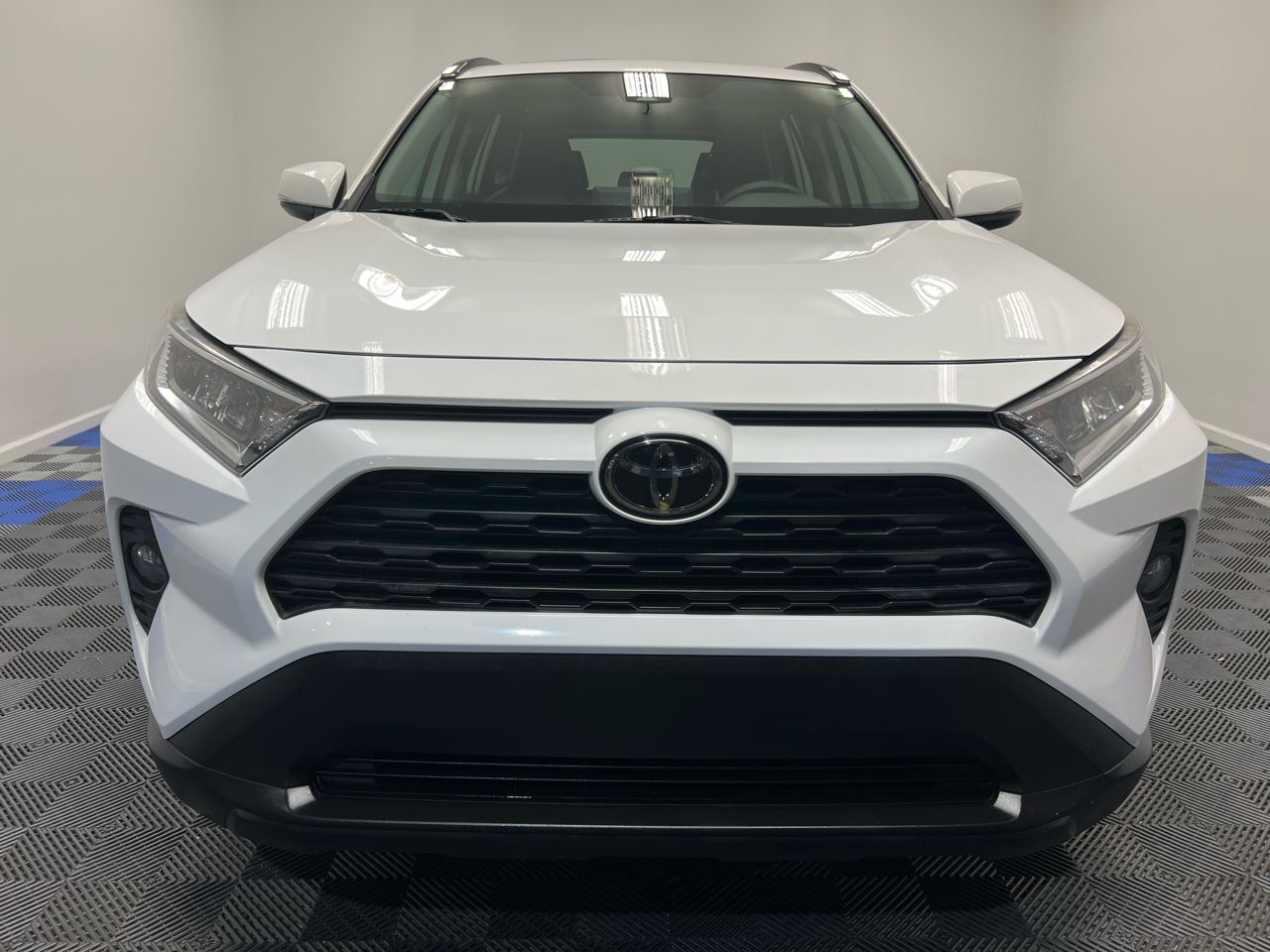 Toyota RAV4 XLE FWD (Natl) 2020