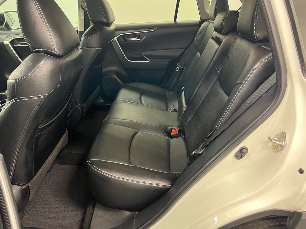 Toyota RAV4 XLE FWD (Natl) 2020