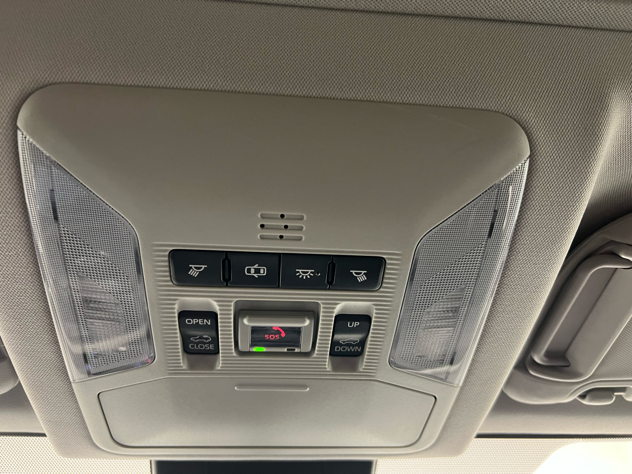 Toyota RAV4 XLE FWD (Natl) 2020