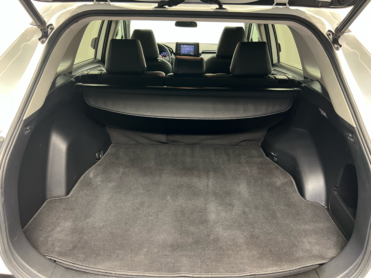 Toyota RAV4 XLE FWD (Natl) 2020