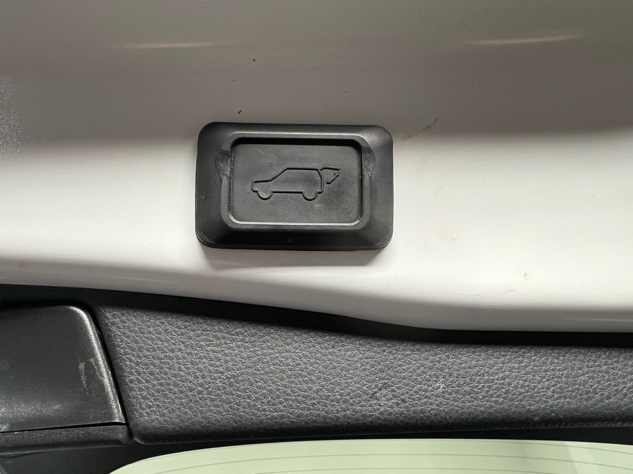 Toyota RAV4 XLE FWD (Natl) 2020