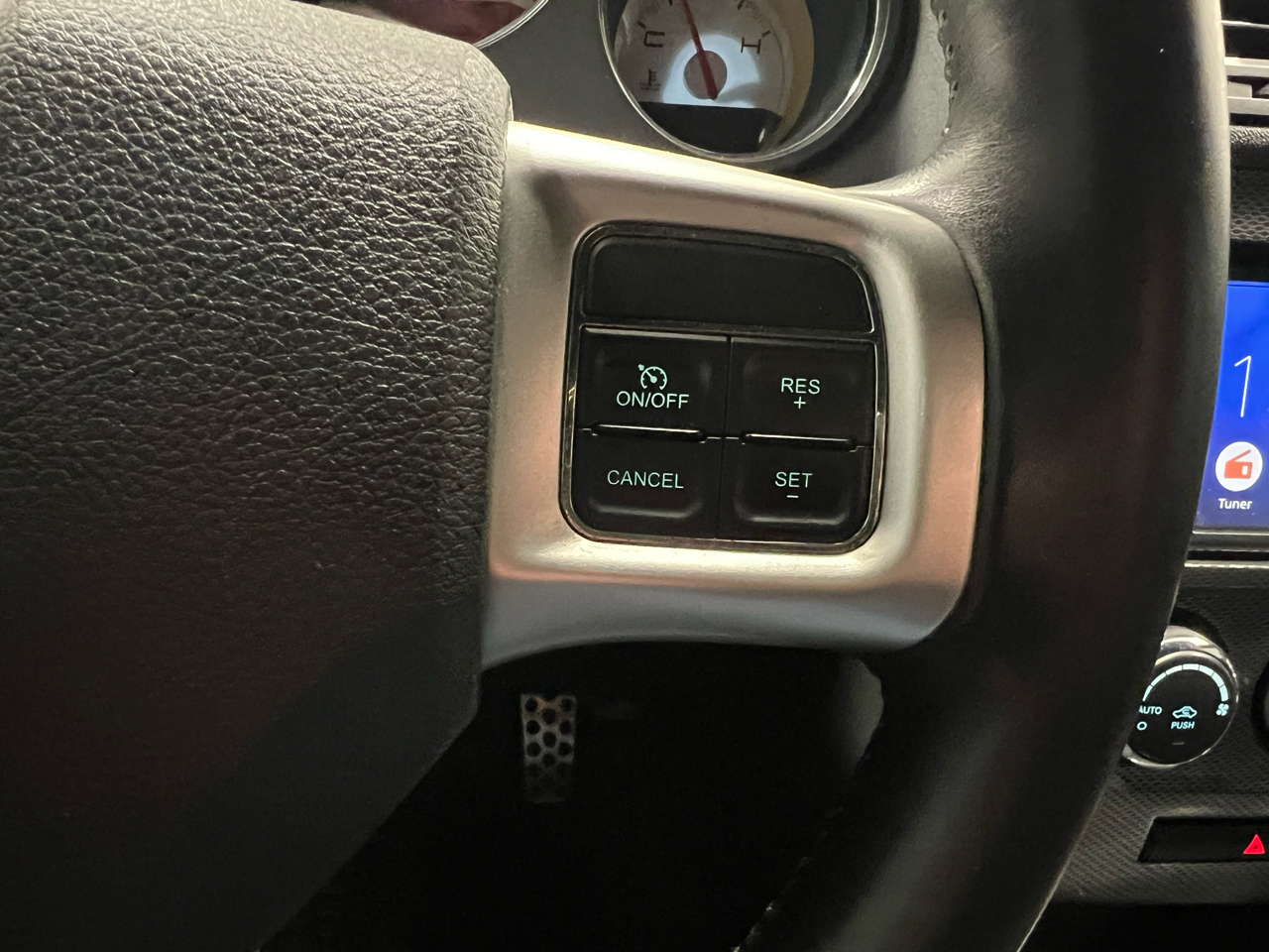 Dodge Challenger 2dr Cpe R/T 2013