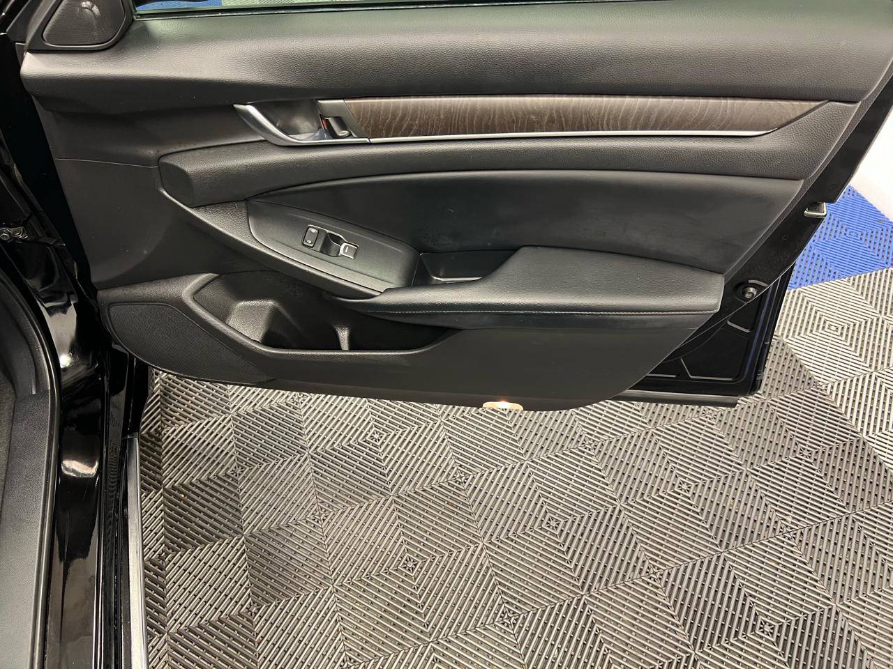 Honda Accord Hybrid Touring Sedan 2018