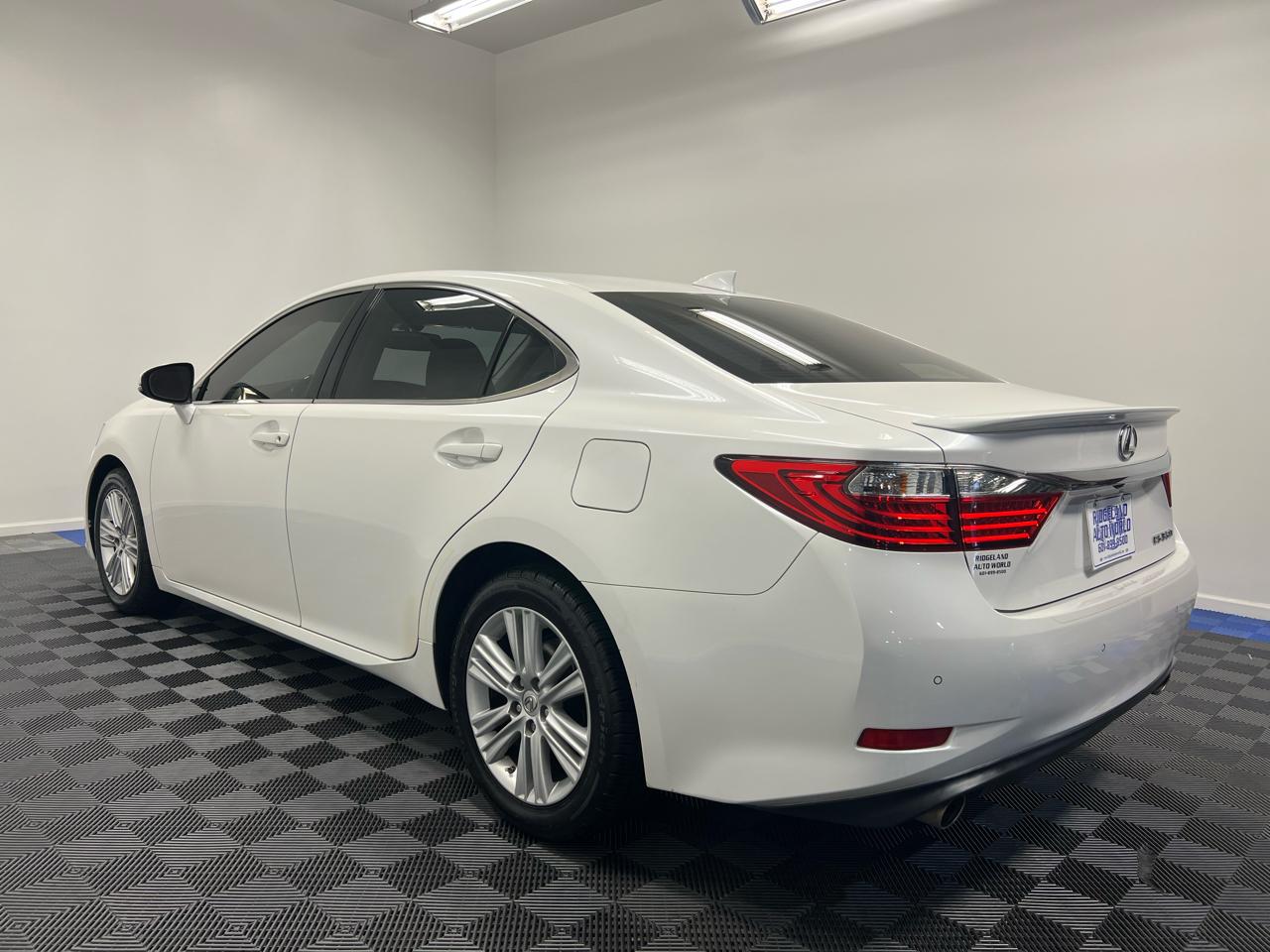 Lexus ES 350 4dr Sdn 2015