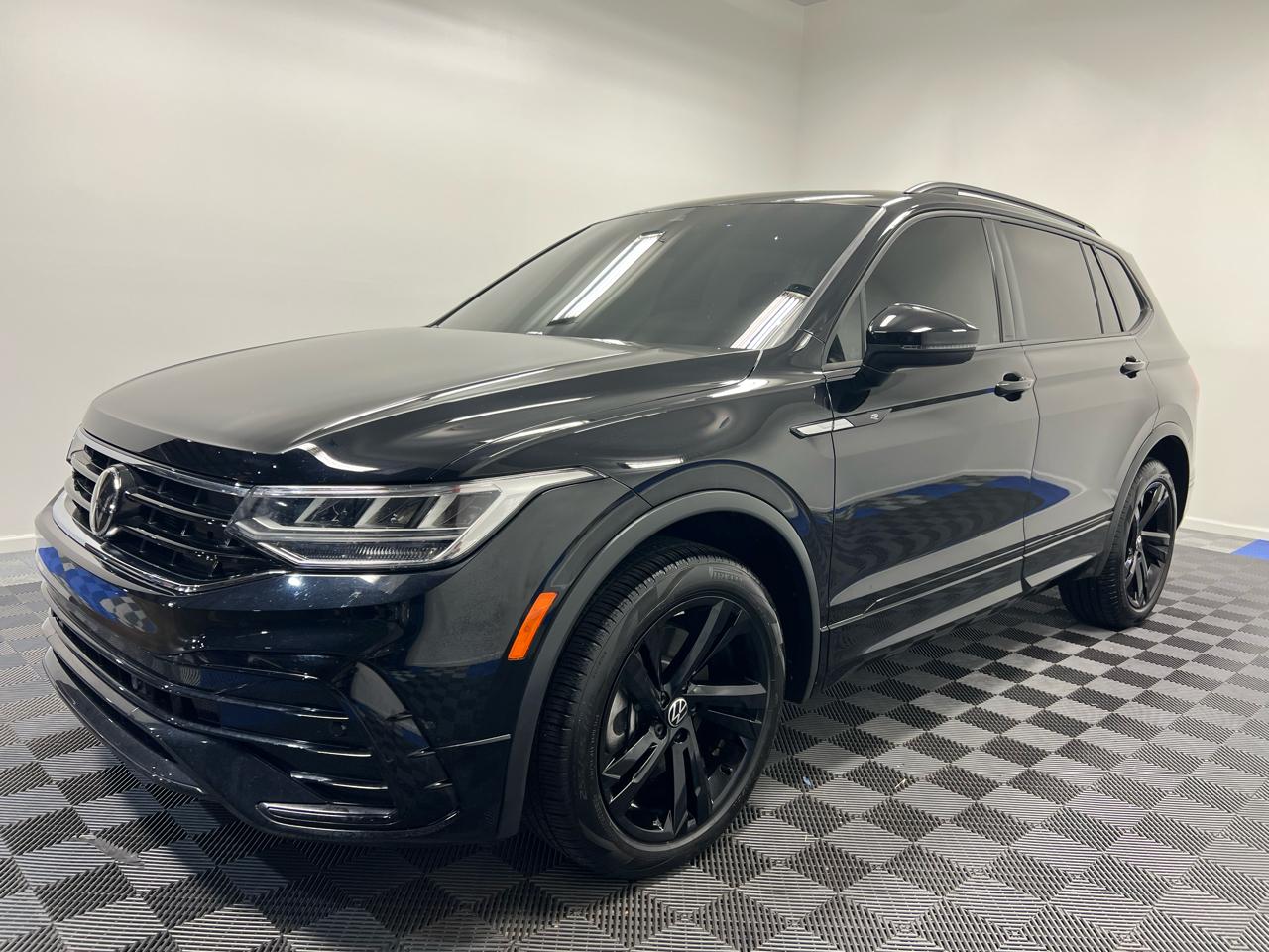 Volkswagen Tiguan 2.0T SE R-Line Black FWD 2023