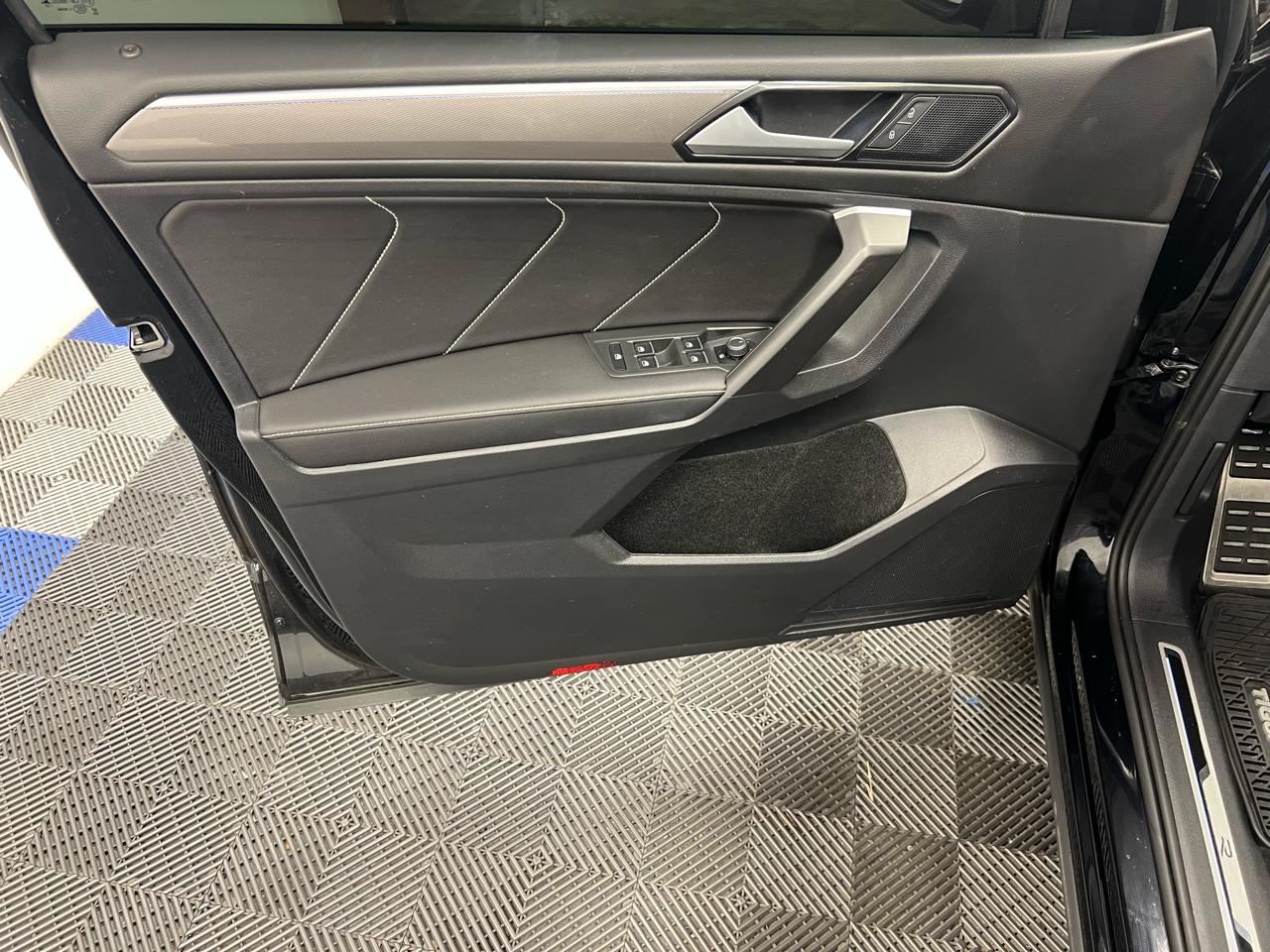 Volkswagen Tiguan 2.0T SE R-Line Black FWD 2023