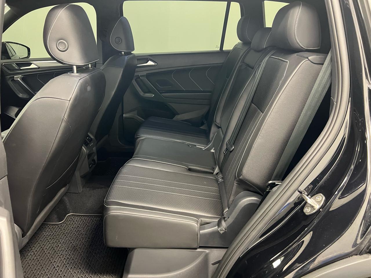 Volkswagen Tiguan 2.0T SE R-Line Black FWD 2023