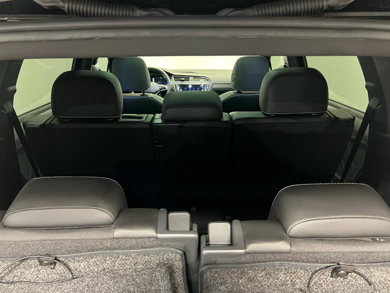 Volkswagen Tiguan 2.0T SE R-Line Black FWD 2023