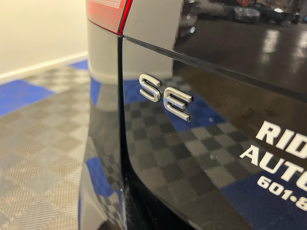 Volkswagen Tiguan 2.0T SE R-Line Black FWD 2023