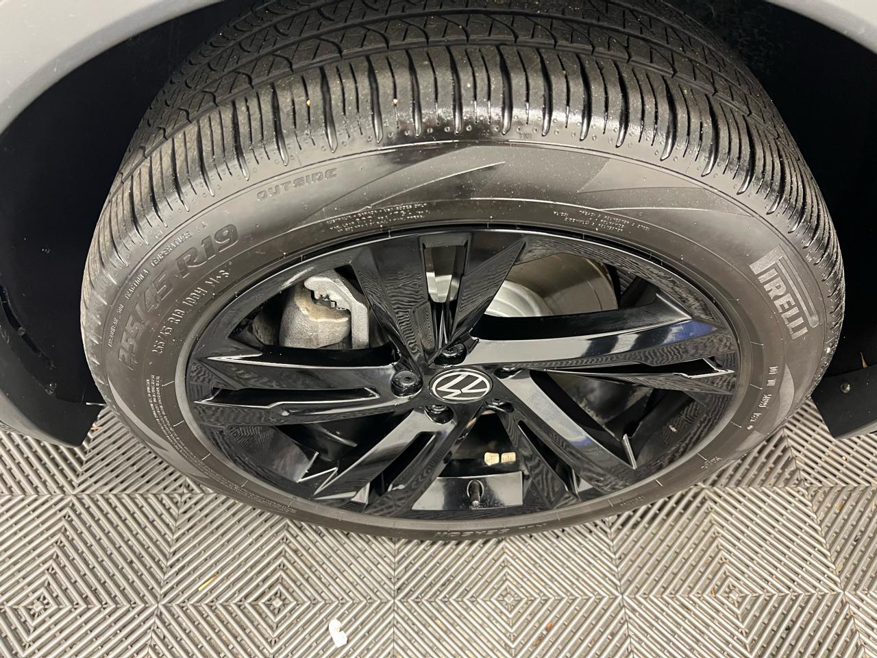 Volkswagen Tiguan 2.0T SE R-Line Black FWD 2023