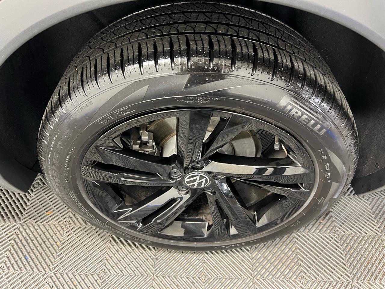 Volkswagen Tiguan 2.0T SE R-Line Black FWD 2023