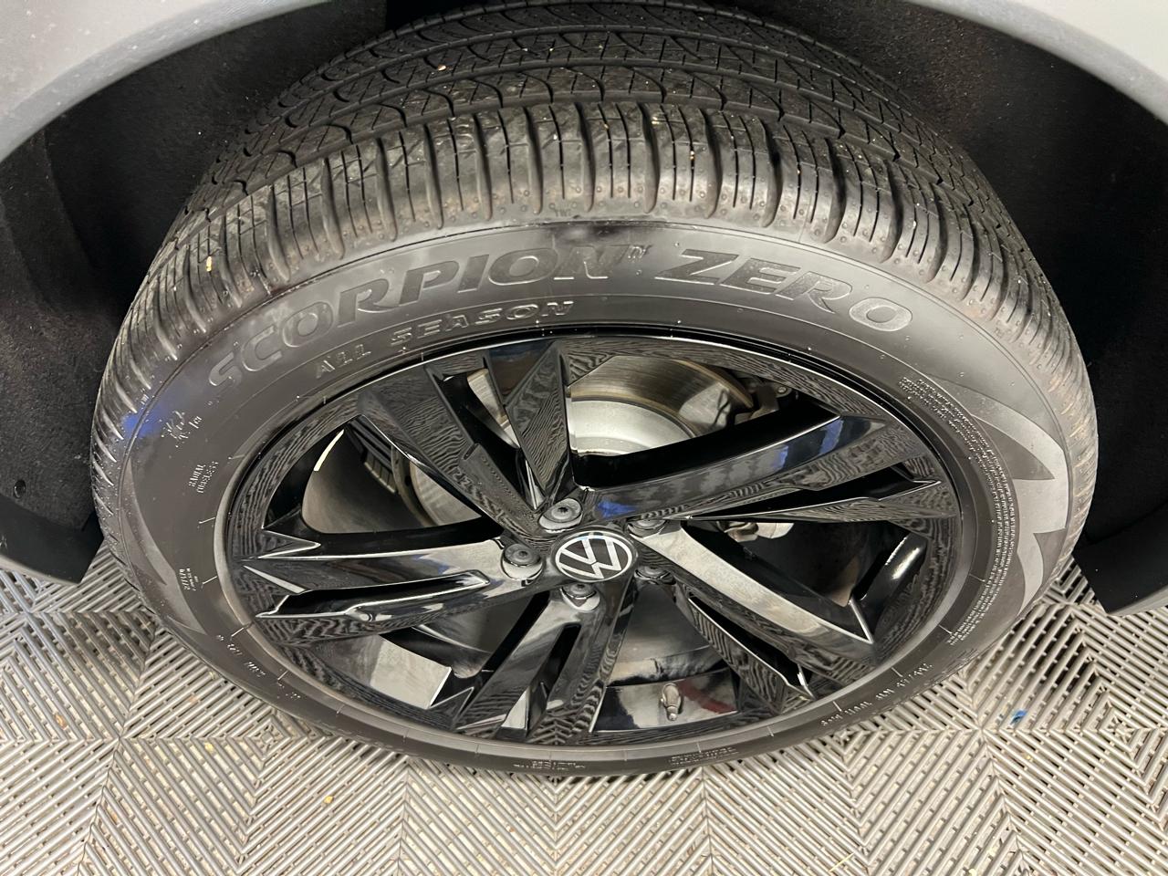 Volkswagen Tiguan 2.0T SE R-Line Black FWD 2023