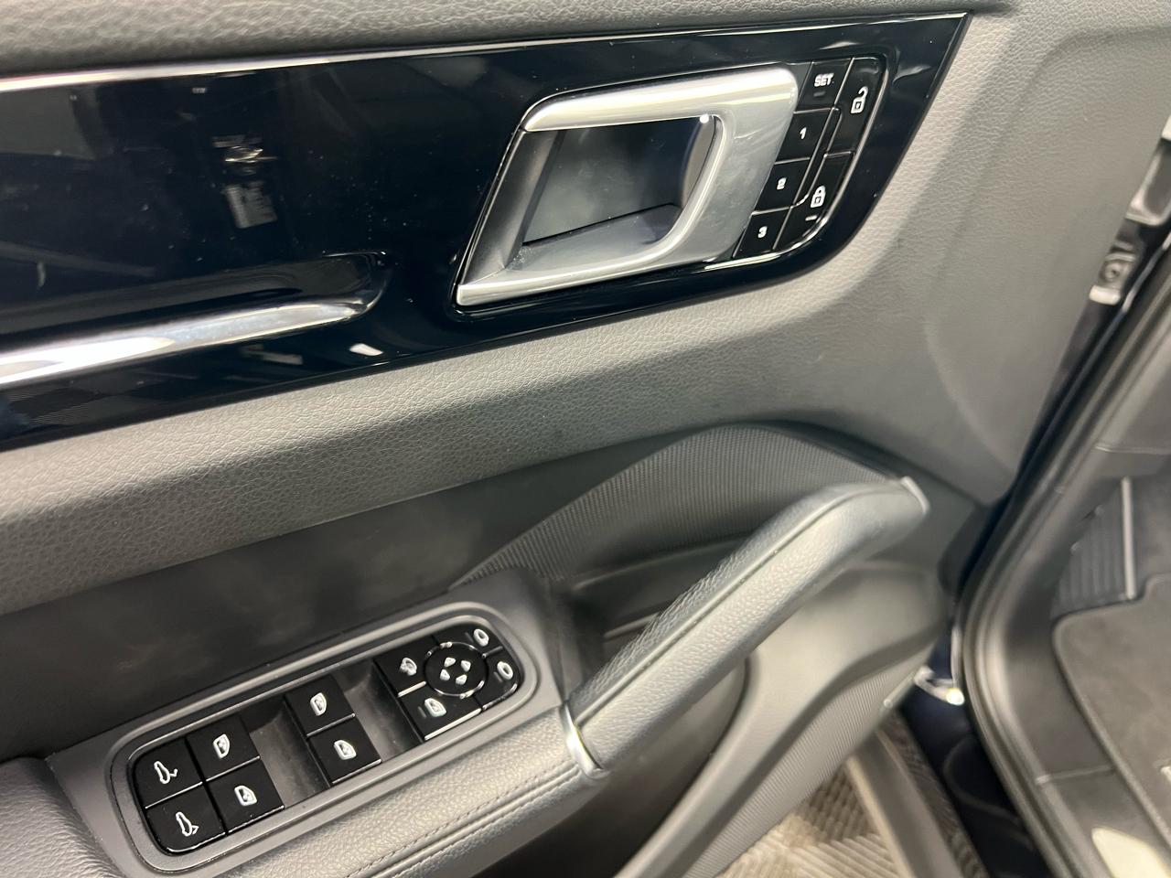 Porsche Cayenne AWD 2021