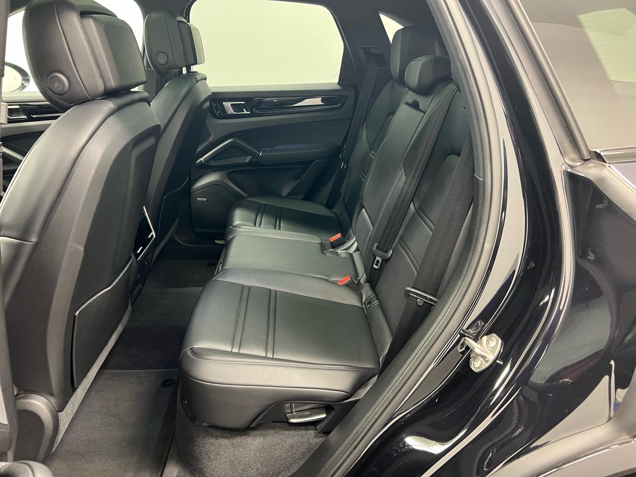 Porsche Cayenne AWD 2021