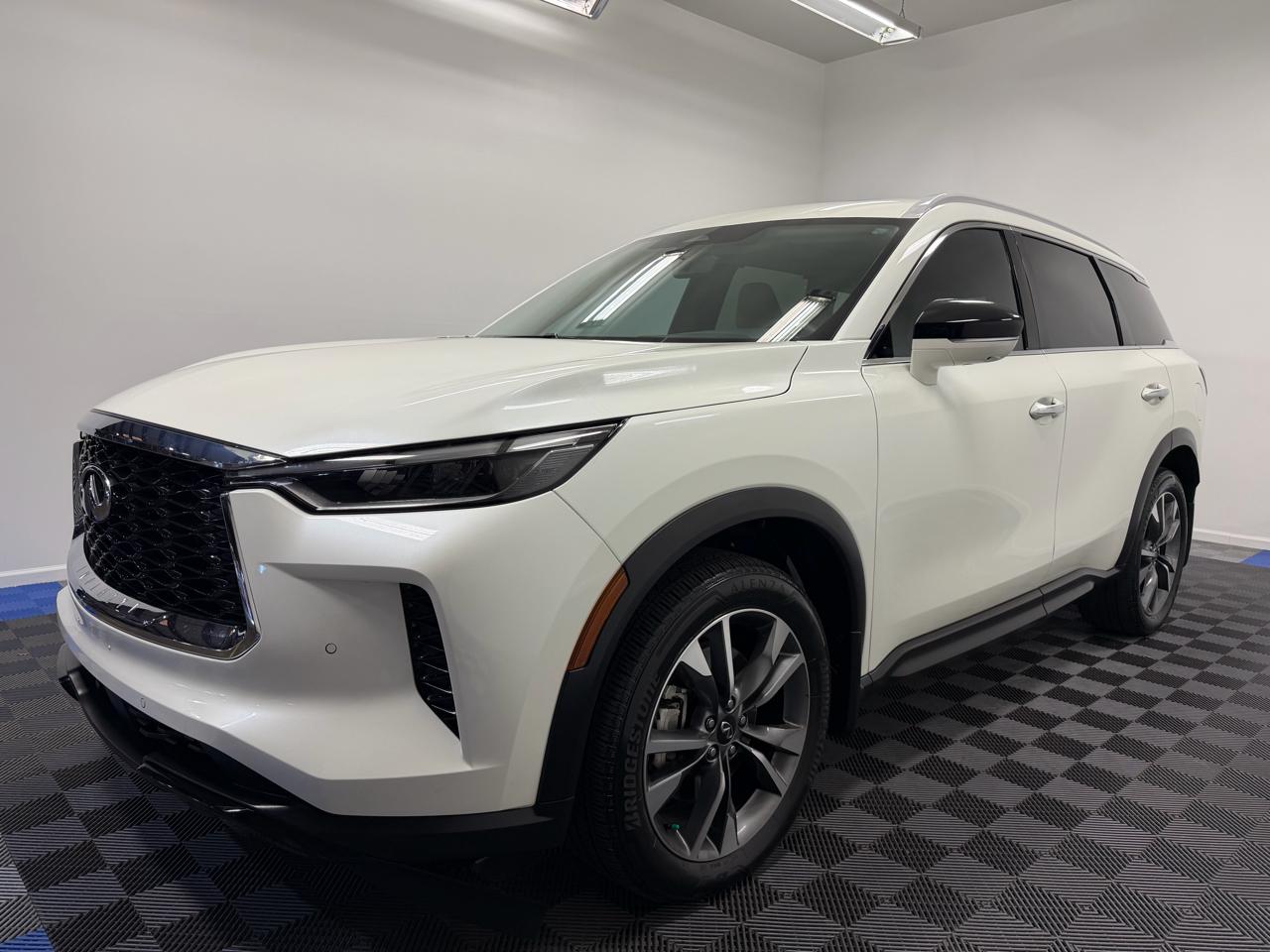 Infiniti QX60 LUXE FWD 2023