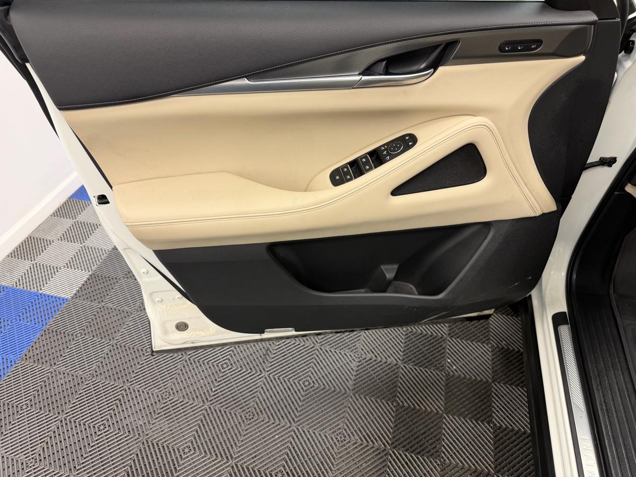 Infiniti QX60 LUXE FWD 2023