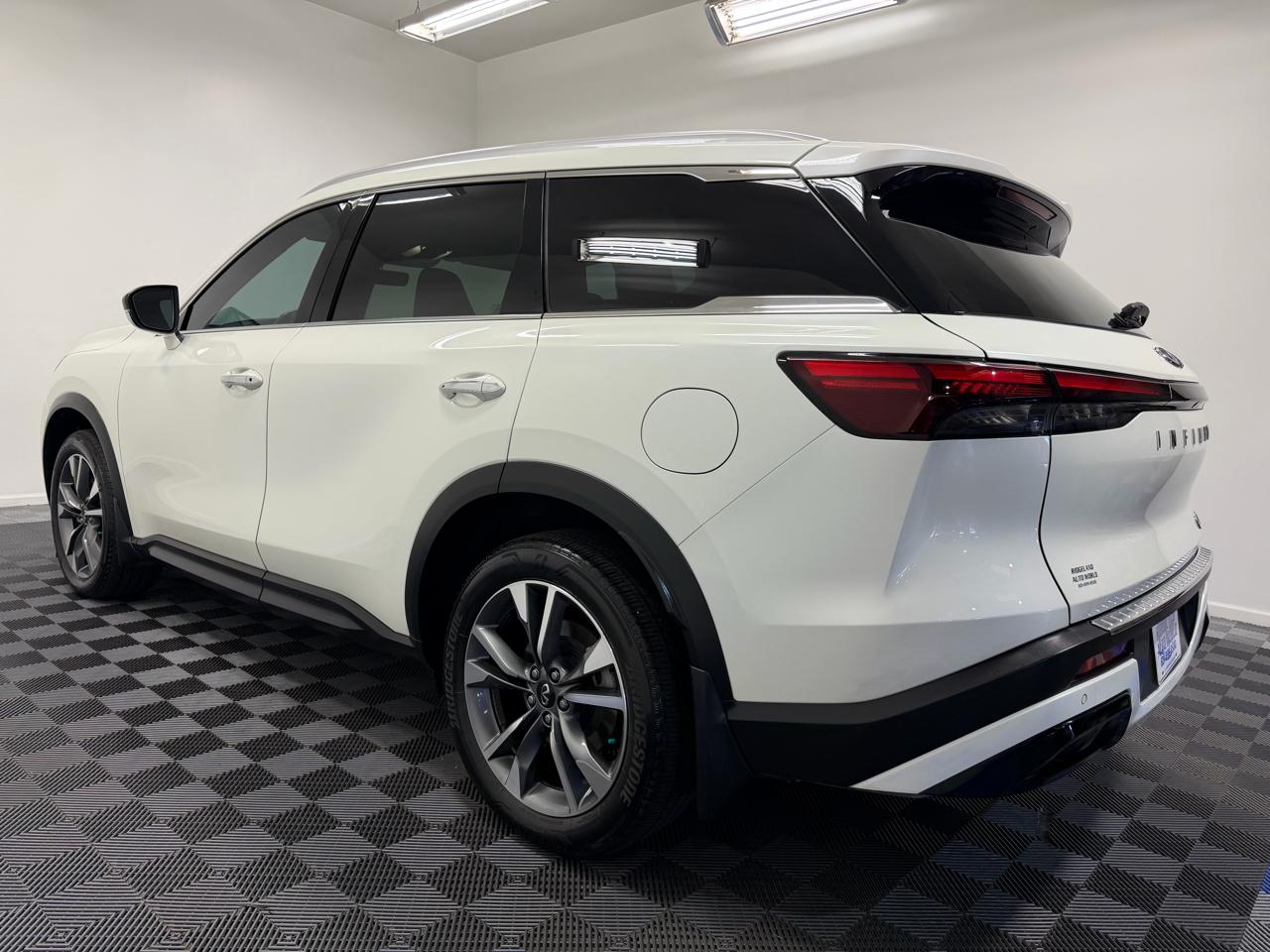 Infiniti QX60 LUXE FWD 2023