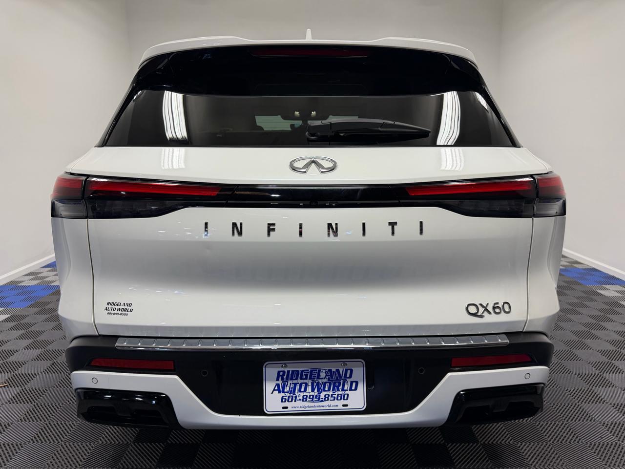 Infiniti QX60 LUXE FWD 2023