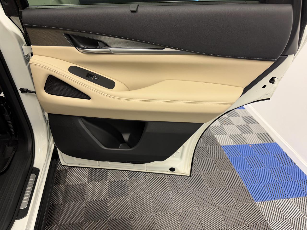 Infiniti QX60 LUXE FWD 2023