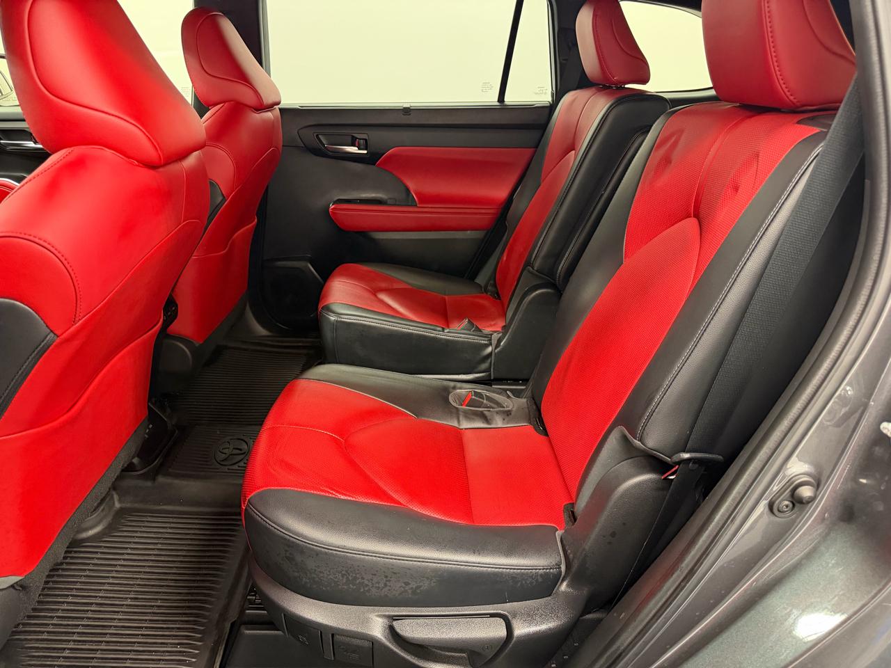 Toyota Highlander XSE 4D SUV FWD 2023