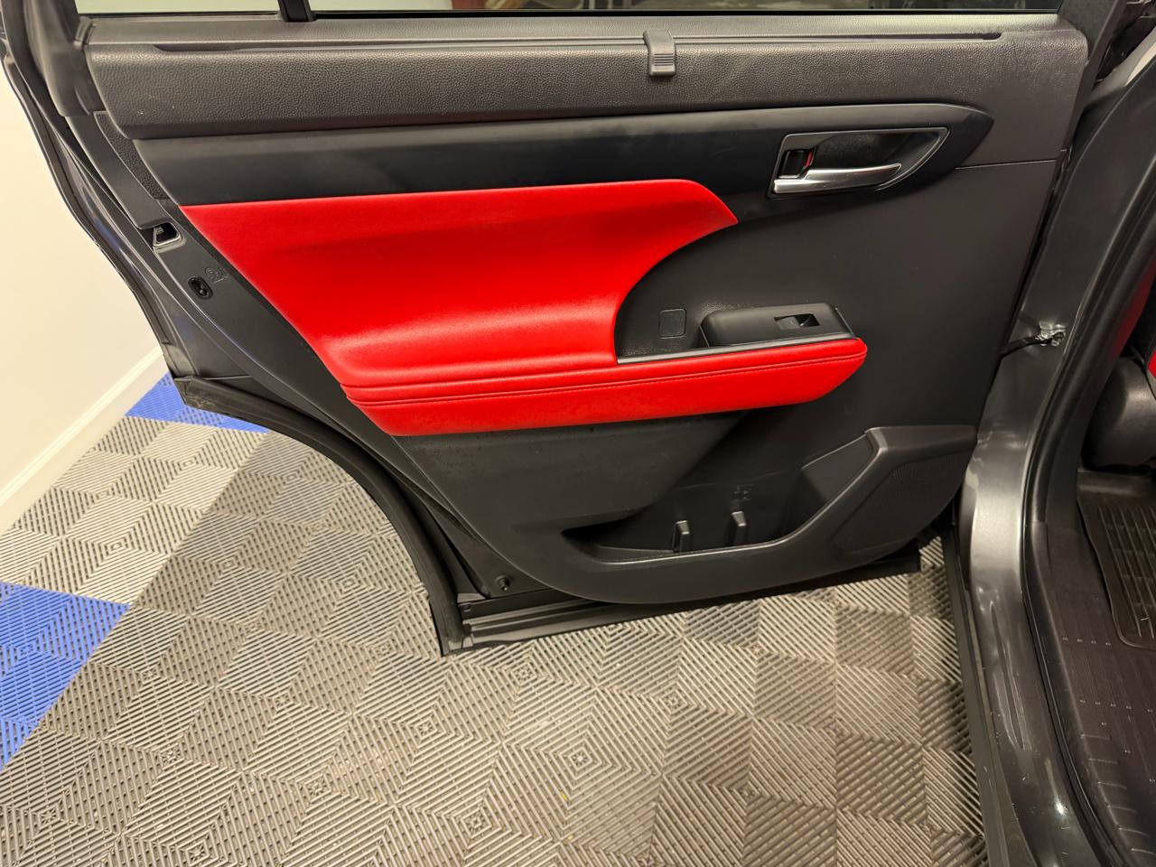 Toyota Highlander XSE 4D SUV FWD 2023