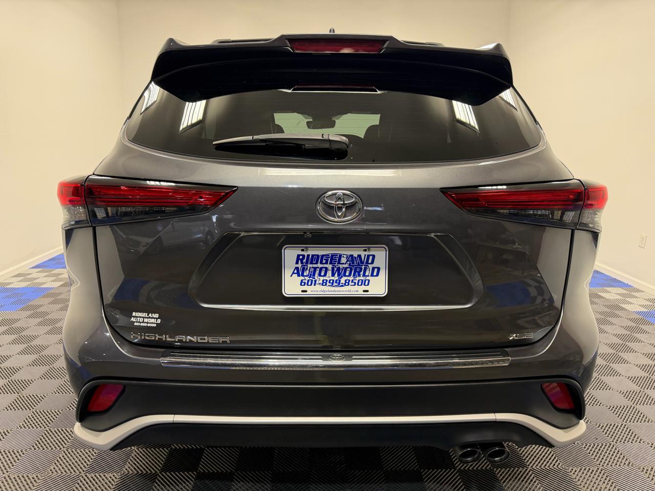 Toyota Highlander XSE 4D SUV FWD 2023