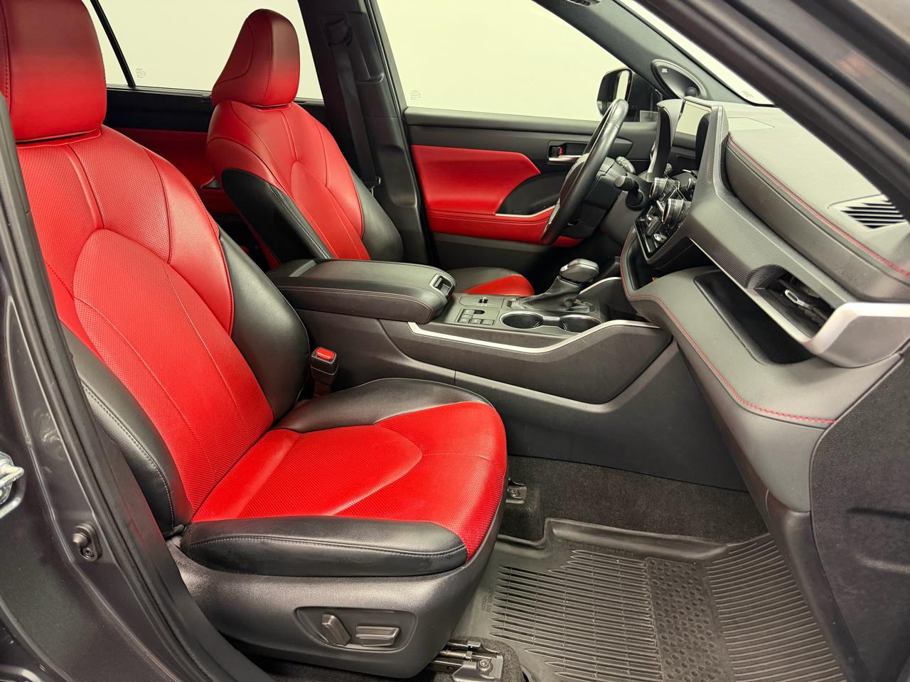 Toyota Highlander XSE 4D SUV FWD 2023